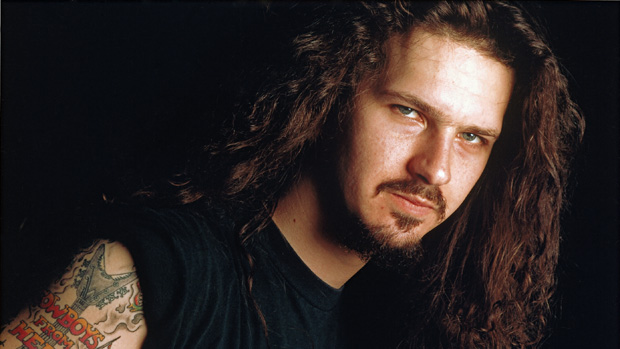 Urmareste ultima prestatie a lui Dimebag Darrell alaturi de Vinnie Paul si Rex Brown